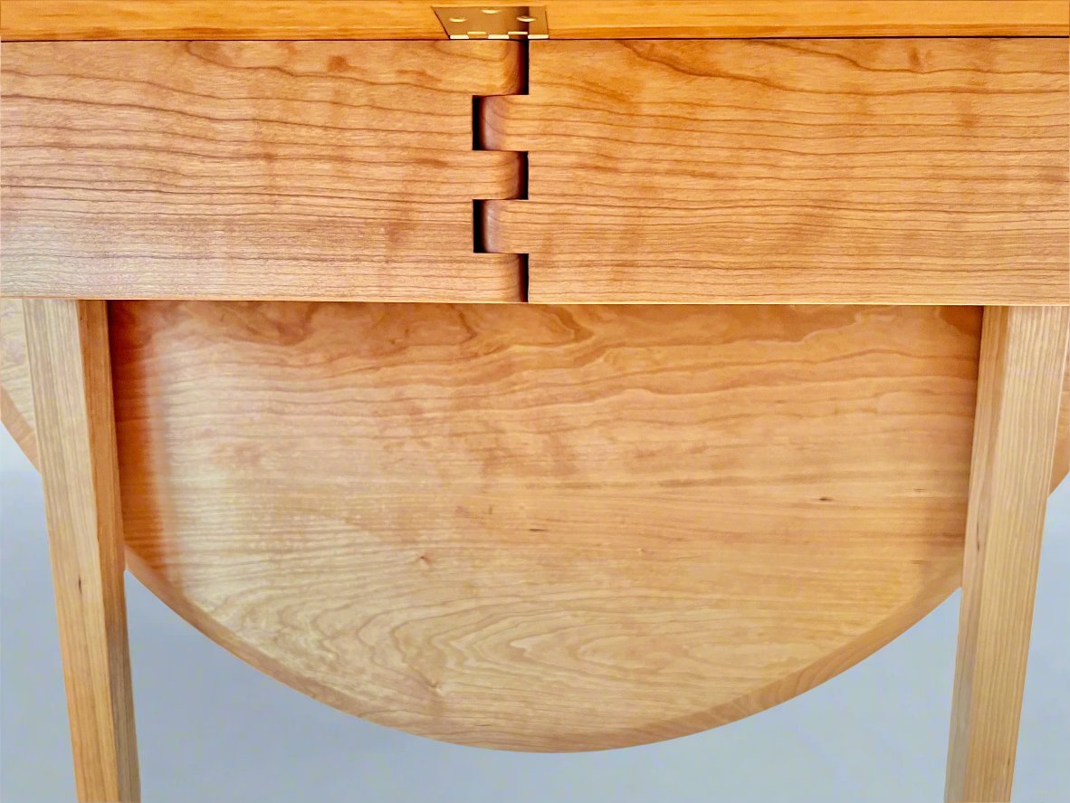 Drop Leaf Gorgeous Table