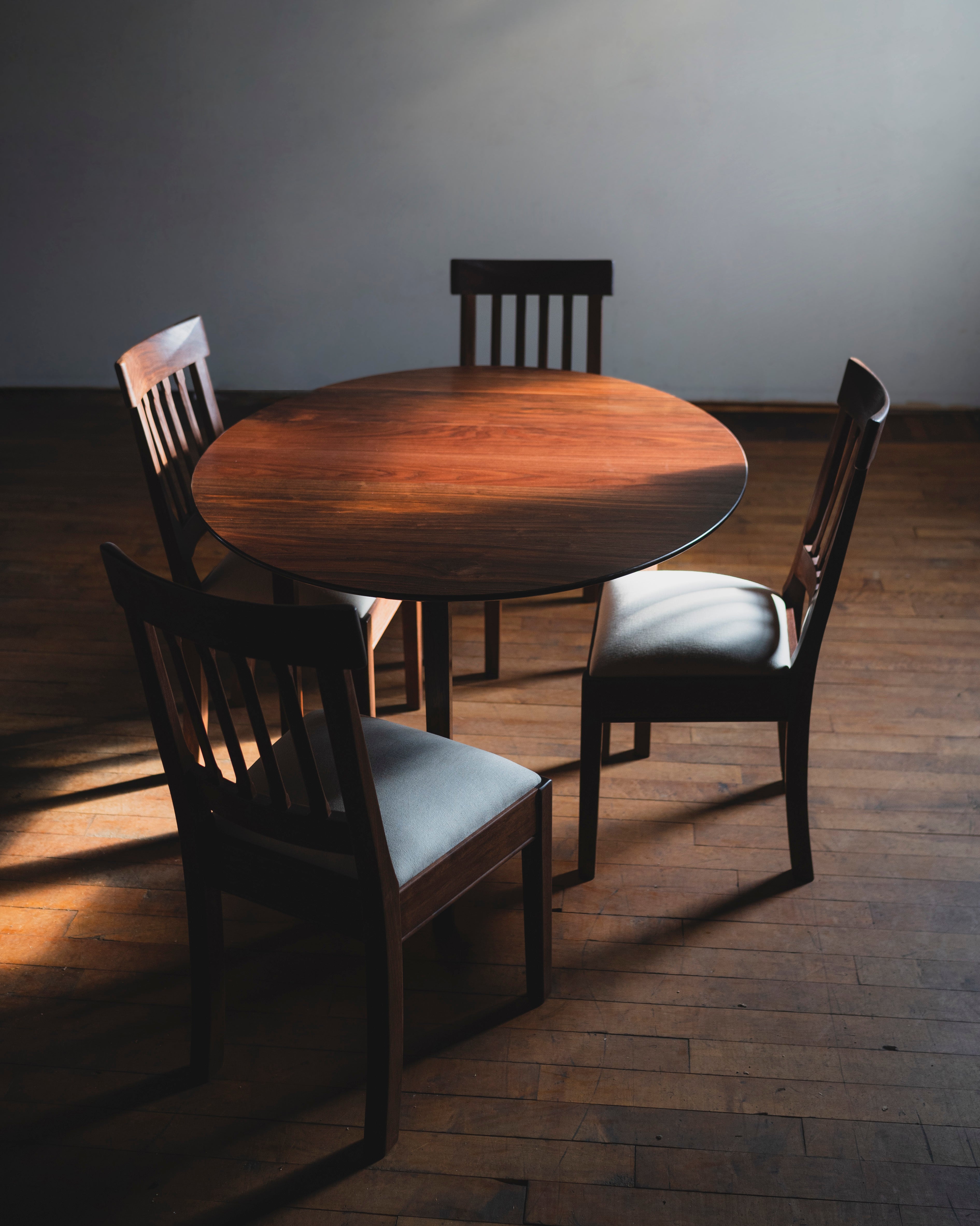 Gorgeous Drop Leaf Table Open: 43 ½"W x 55"L x 30"H Closed: 43 ½"W x 16 ⅜"L x 30"H