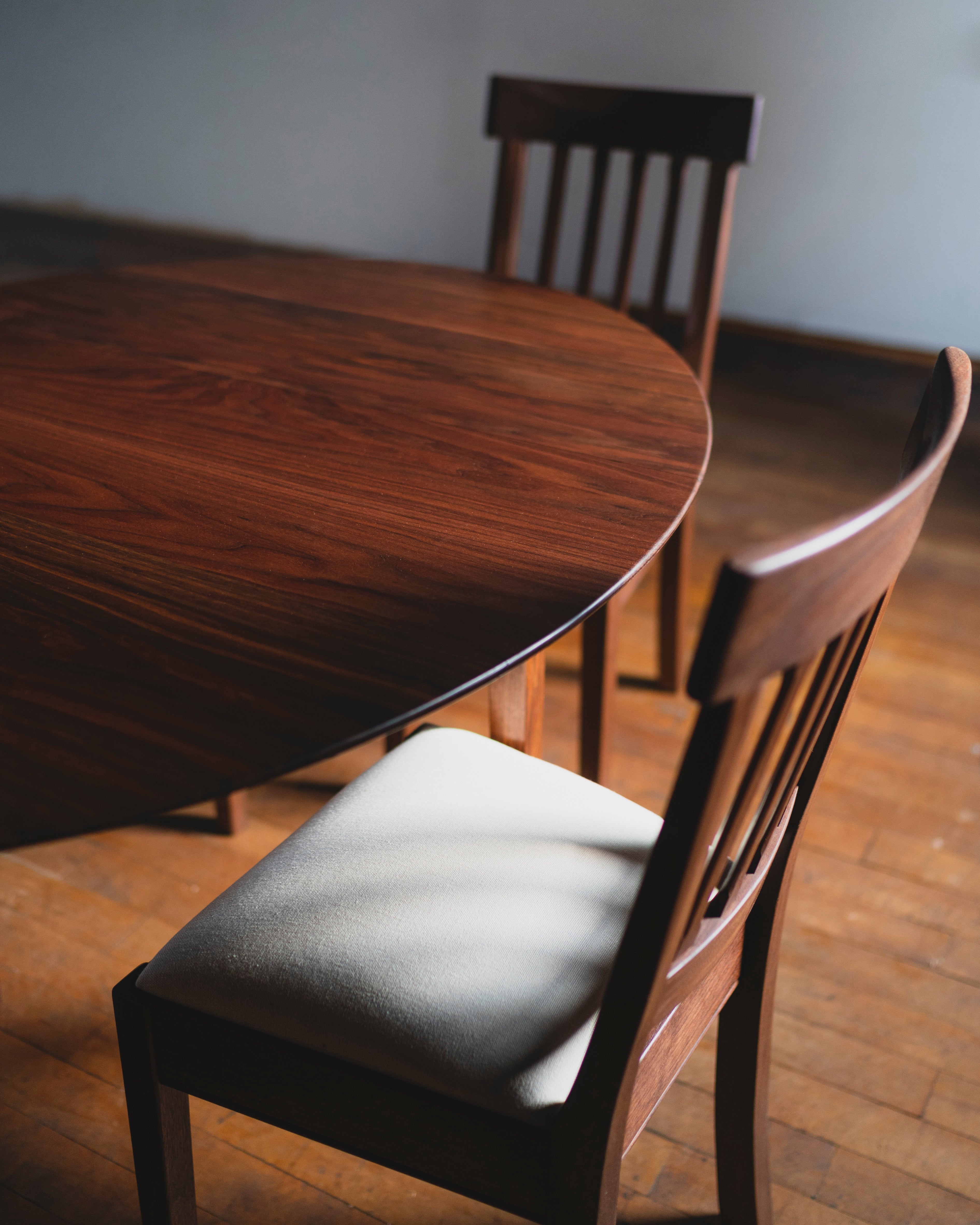 Gorgeous Drop Leaf Table Open: 43 ½"W x 55"L x 30"H Closed: 43 ½"W x 16 ⅜"L x 30"H
