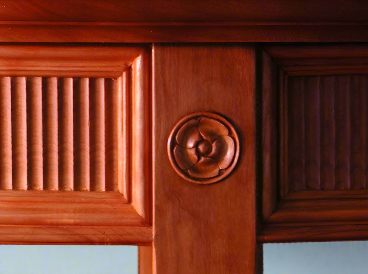 Tristyn’s Fluted Table