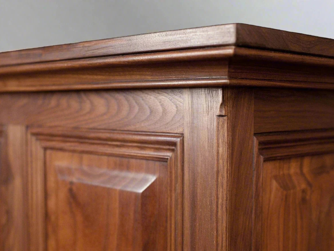 MARK'S DESK - ShackletonThomas