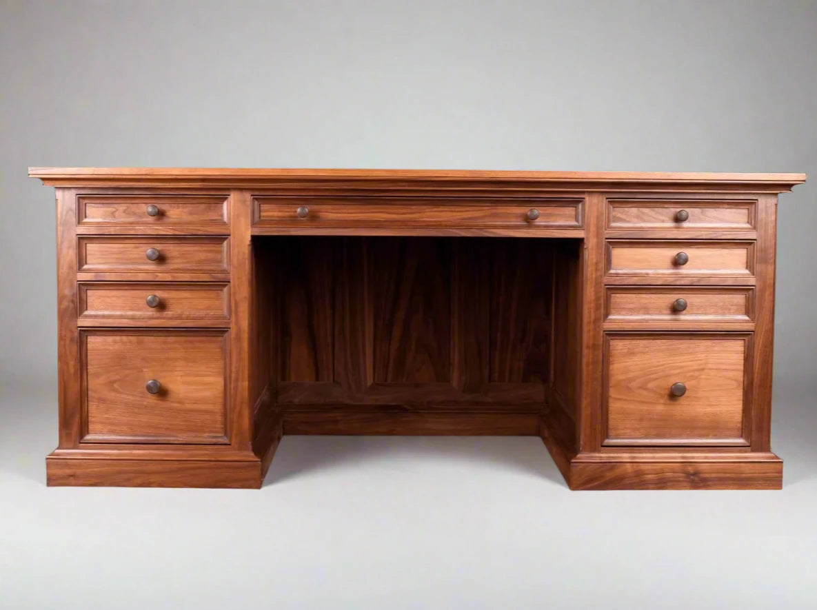 MARK'S DESK - ShackletonThomas