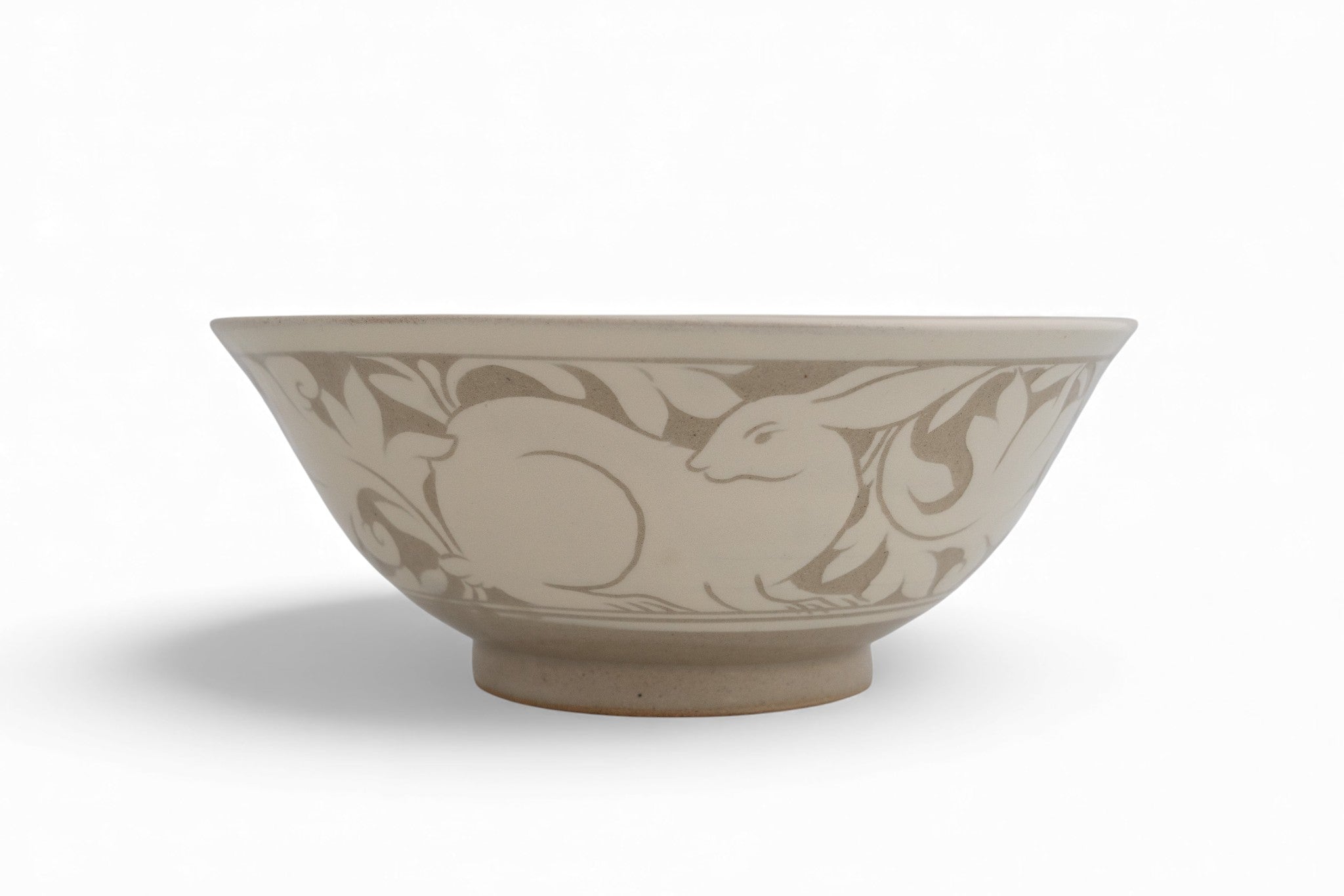 Cream Carved Salad Bowl